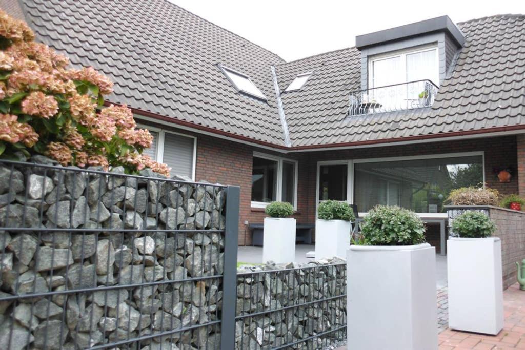 Wohlfuehlen In Gepflegter 70 Qm Oberwohnung Marienhafe Exteriör bild